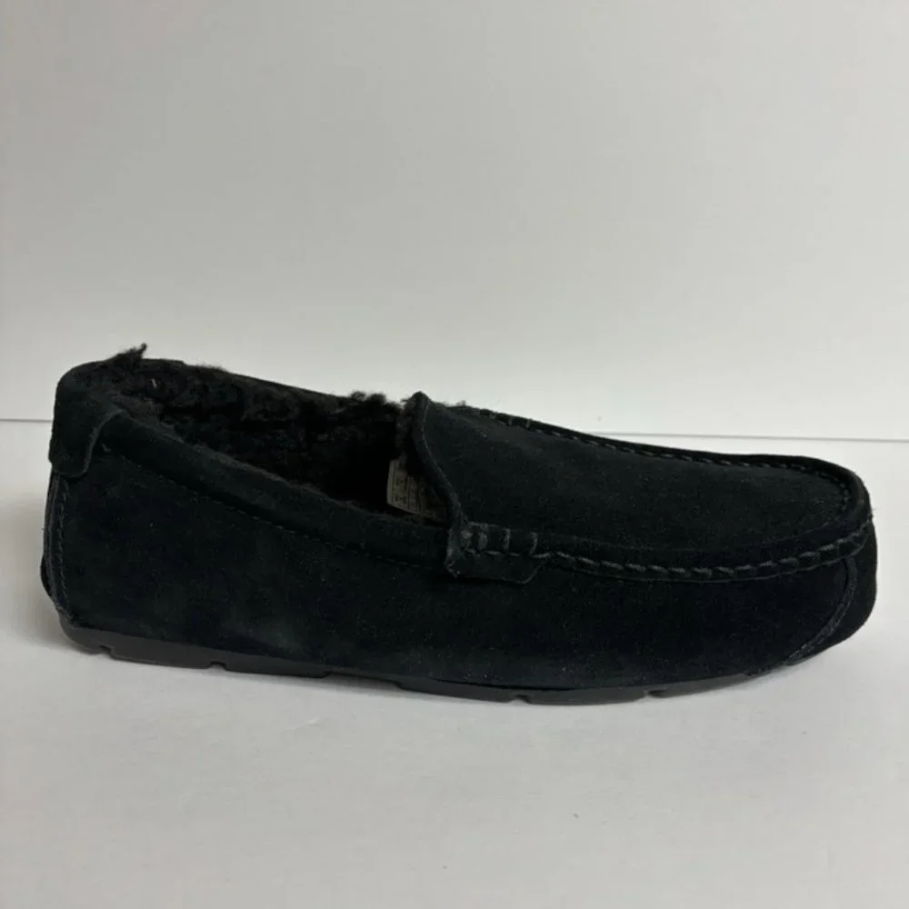 Koolaburra Men’s Tipton Black Suede Slippers, Size 9 M